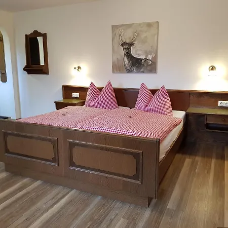 Haus Matzl Inkl. Chiemgaukarte 게스트하우스 루폴딩