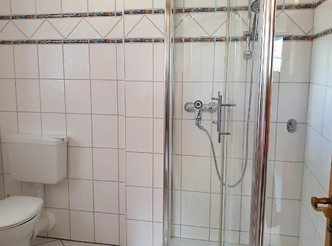 Haus Matzl Inkl. Chiemgaukarte 게스트하우스 3*
